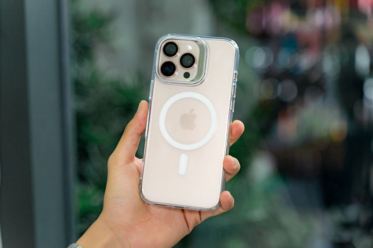dùng ốp lưng khi màn hình iphone bị phản quang