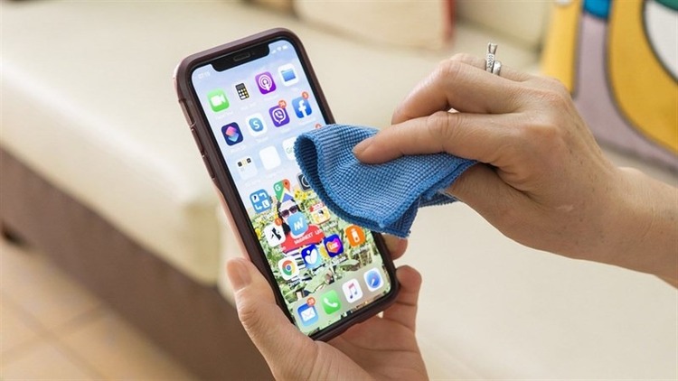 Vệ sinh tổng thể điện thoại iphone