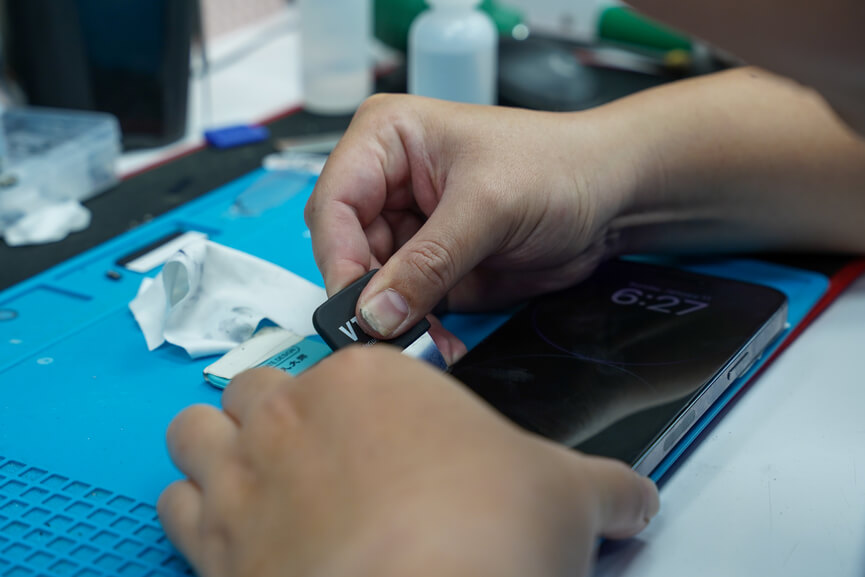 Thay màn hình iphone mới