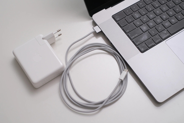 Thay đổi nguồn điện và bộ sạc