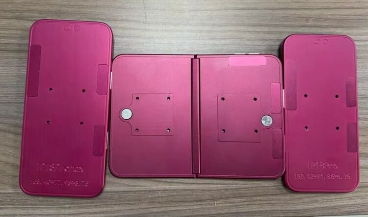mô hình iPhone Fold