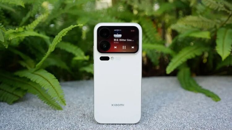 Màn hình phụ Xiaomi 18 Pro Max