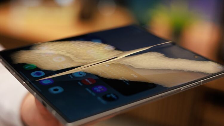 Thiết kế Samsung Galaxy Z Fold 8